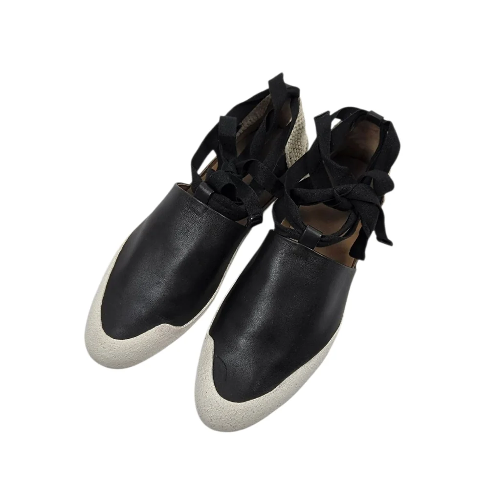 Coclico Kashm Black and White  Lace-up Sneakers